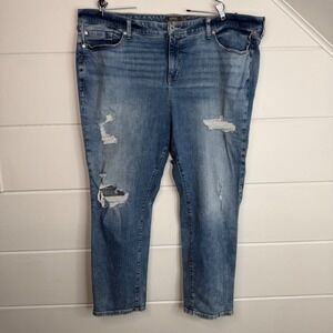 Torrid 24R Distressed Boyfriend Straight Jeans Vintage Stretch